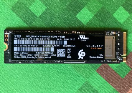 wd-black-sn8100-review-ssd-topside.jpg