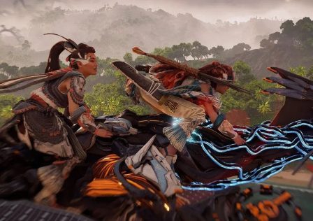 Aloy-rides-on-the-back-of-a-Sunwing-with-another-female-in-Horizon-Forbidden-West-Burning-Shores.jpg