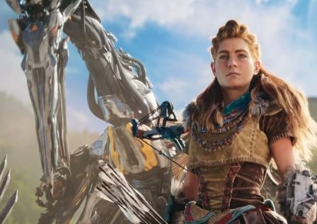 Horizons-Aloy-stands-next-to-a-Sunwing-in-promo-for-Forbidden-West.jpg