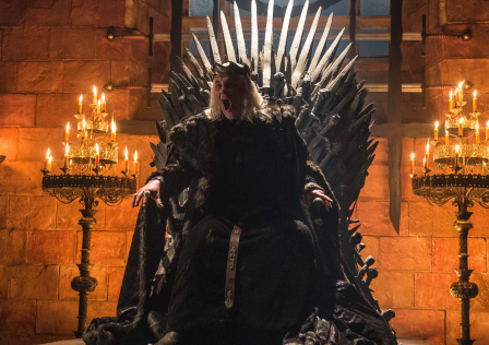 the-mad-king-in-game-of-thrones-screaming-from-the-iron-throne.png